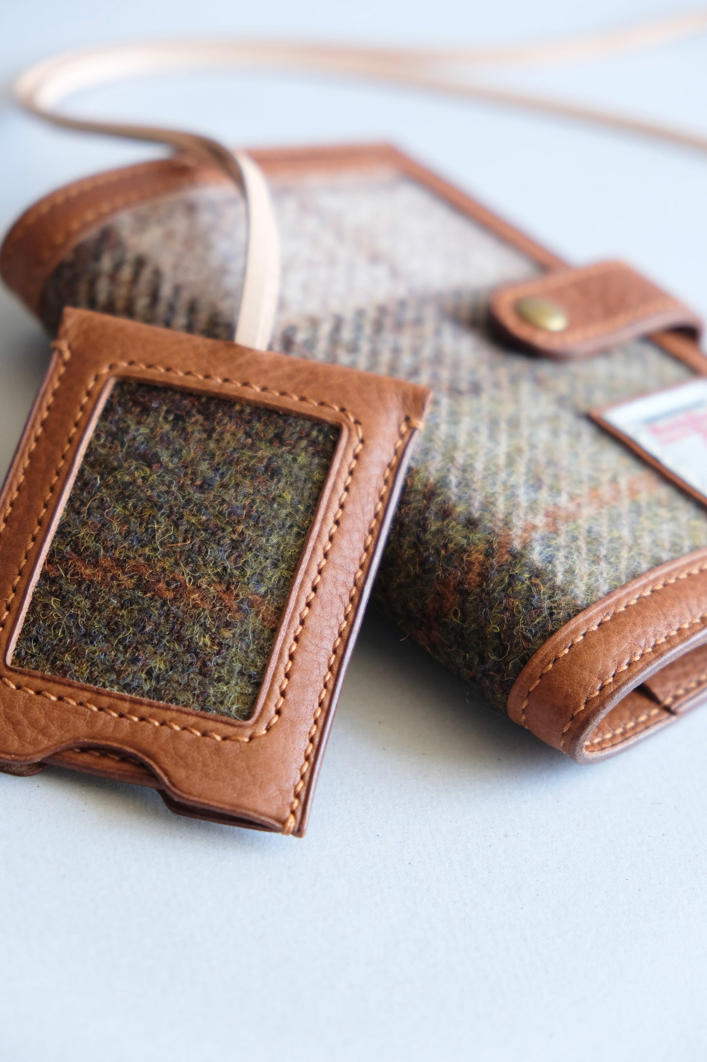 Harris Tweed 皮革拼布行李牌