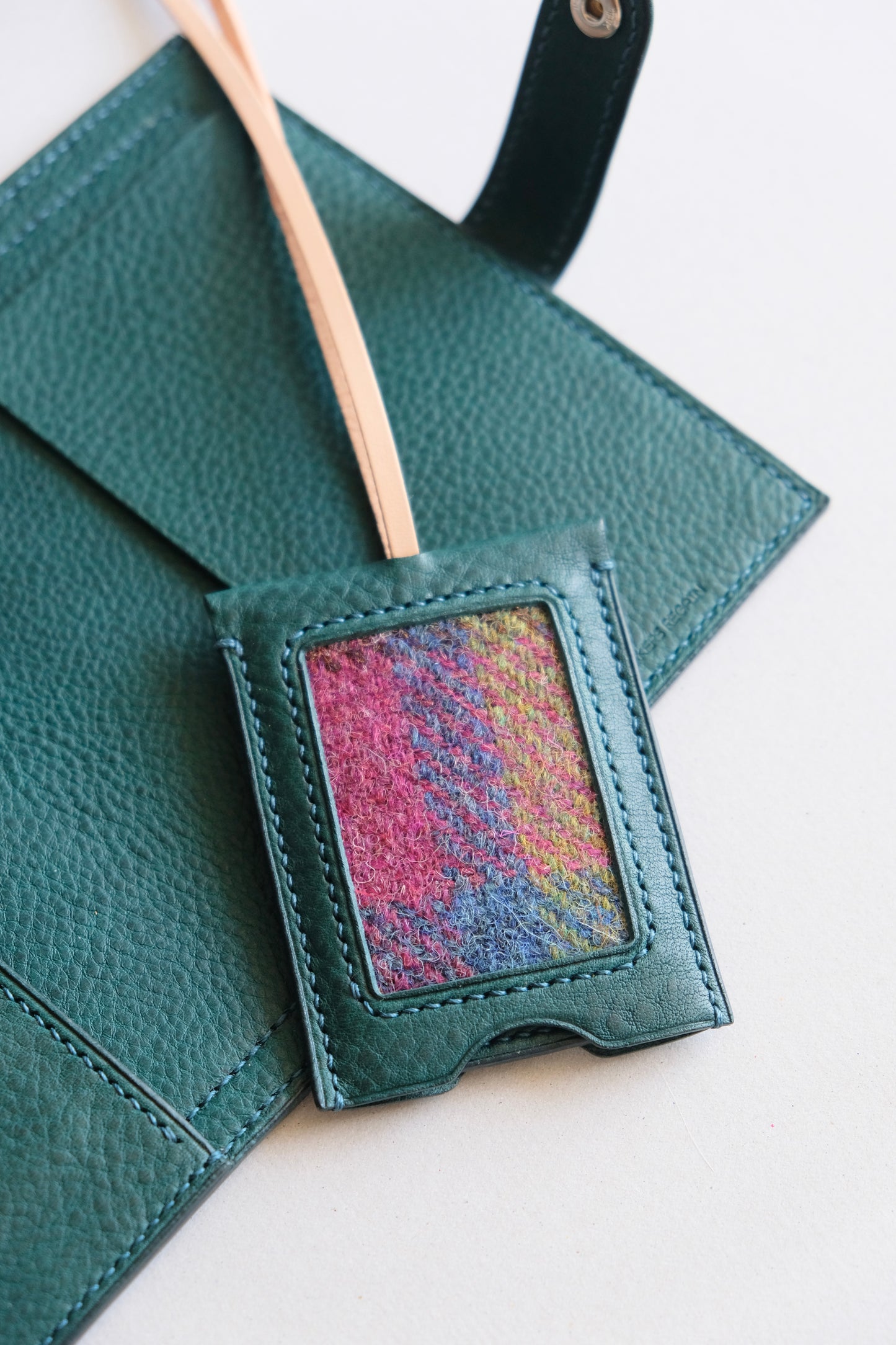 Harris Tweed 皮革拼布行李牌