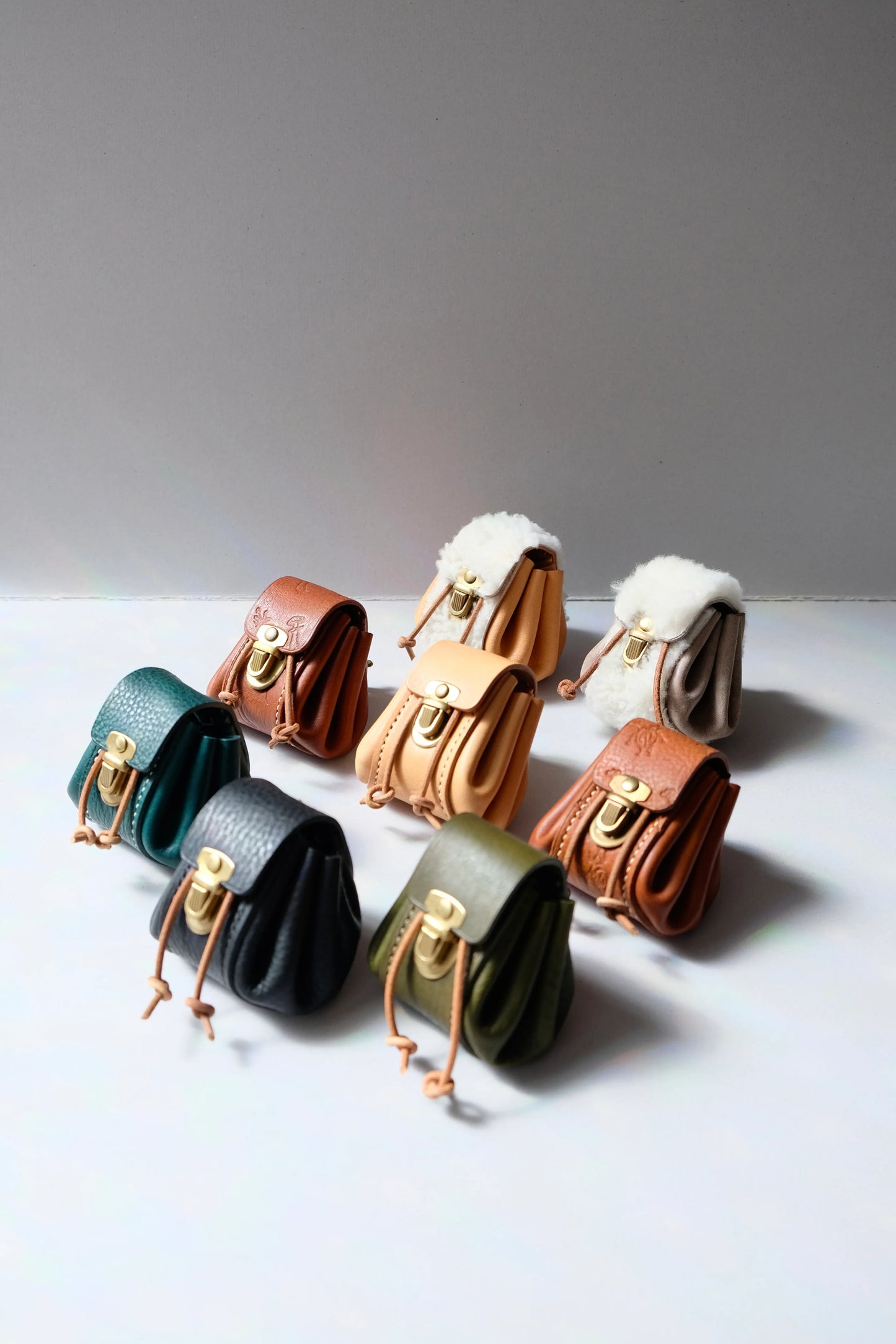 Backpack造型小包 (壓花) - Workers Regain