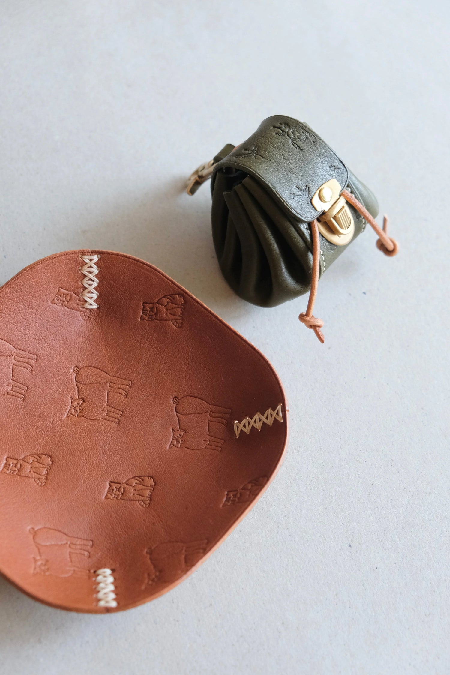 設計皮具 - Workers Regain