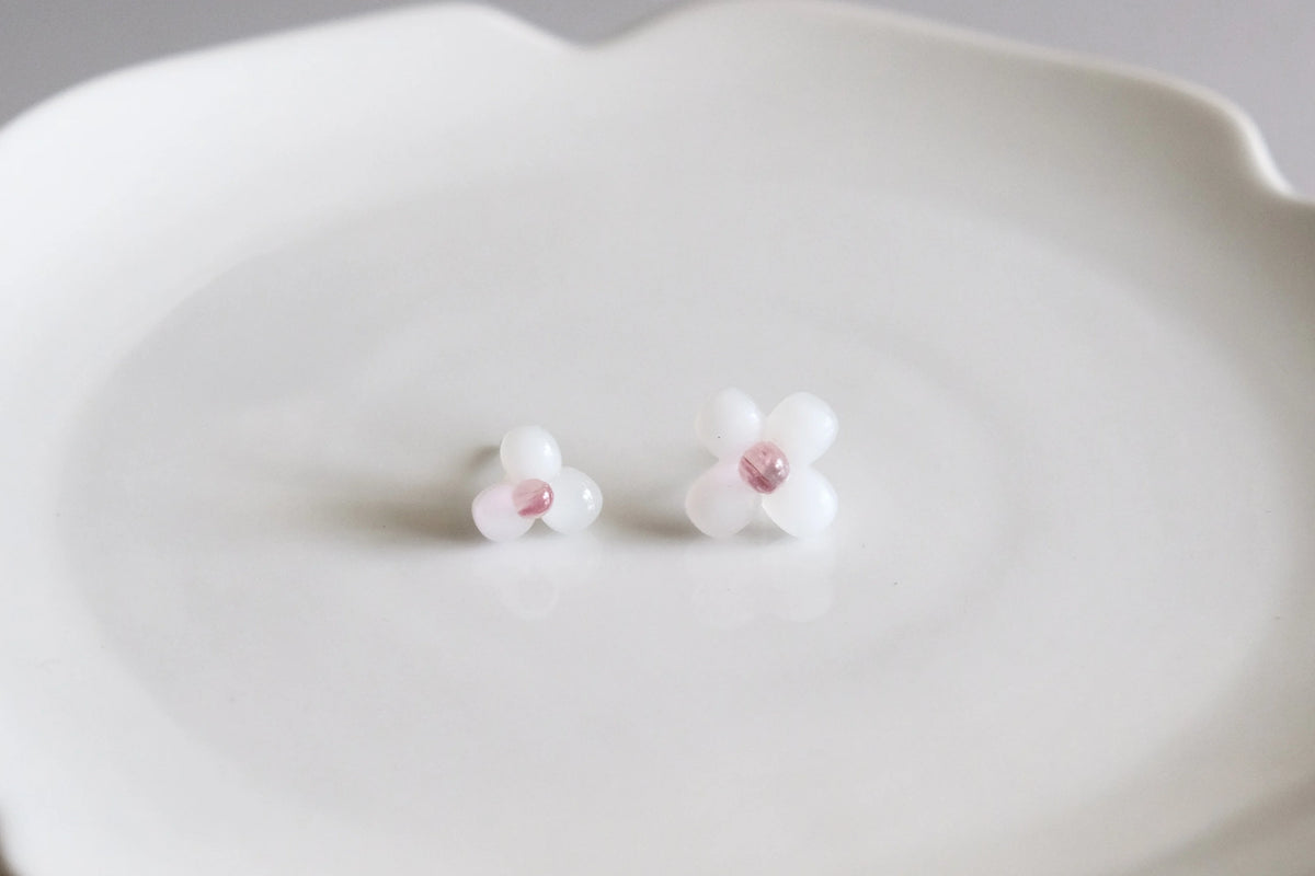 一粒小花耳環