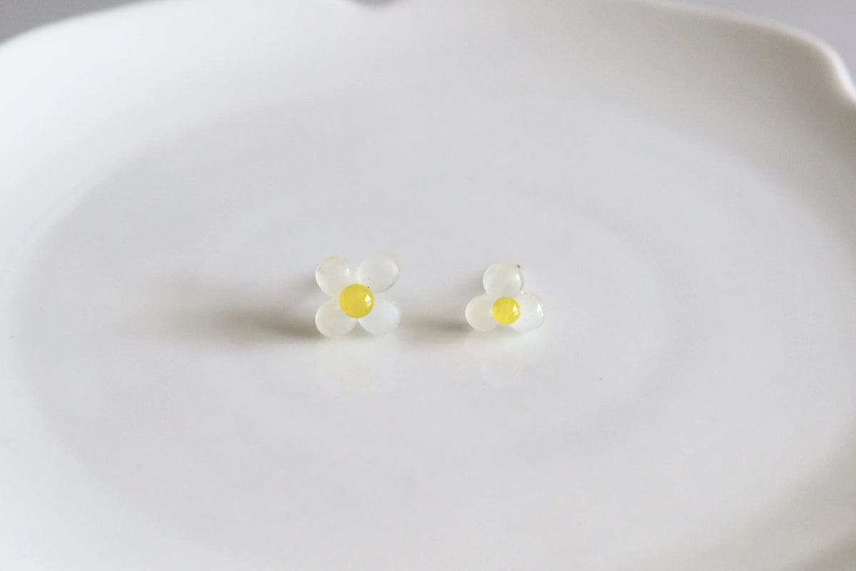 一粒小花耳環